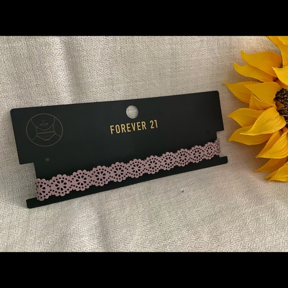 Pinkish Choker - Picture 2 of 3